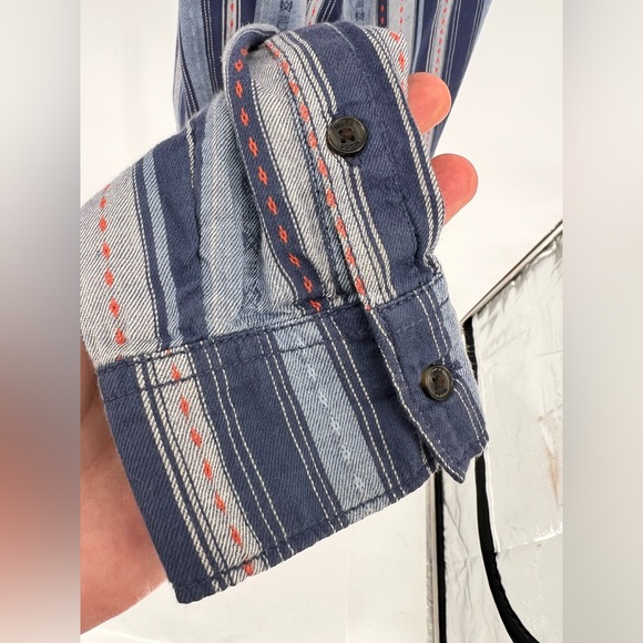 EUC Mudd Chambray Striped Top - Picture 6 of 8